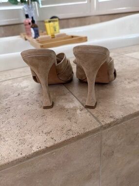 Veronica Beard Alin Sandal Womens 8.5‎ Suede Sand Crisscross Mule